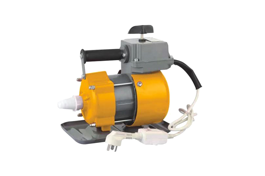 Russischer Betonrüttler Russischer Betonrüttler